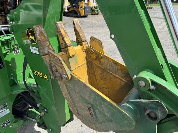 Image of John Deere 3033R equipment image 4