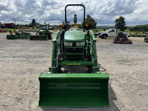 Image of John Deere 3033R equipment image 1
