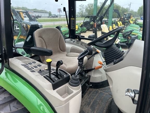 Image of John Deere 3033R equipment image 3