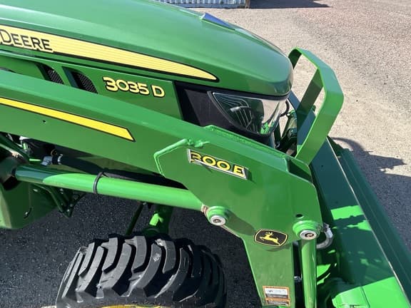 Image of John Deere 3035D equipment image 2