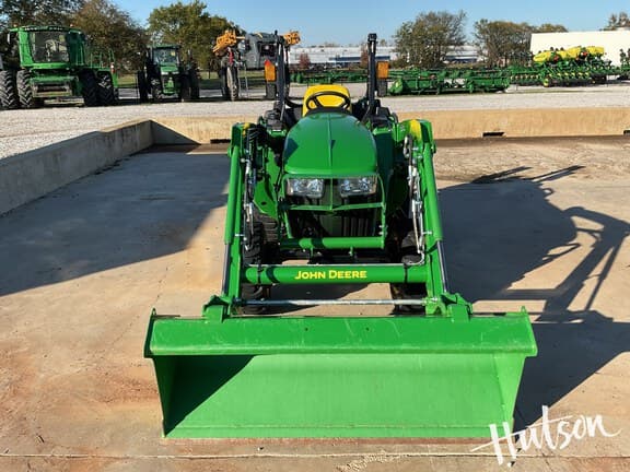 Image of John Deere 3038E equipment image 2
