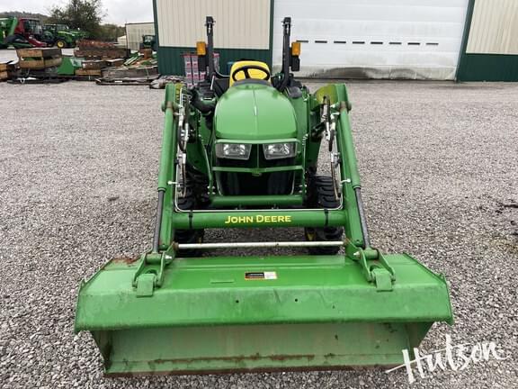 Image of John Deere 3038E equipment image 4