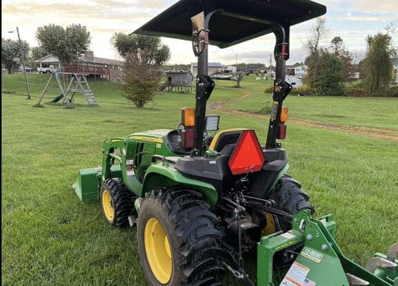 Image of John Deere 3038E equipment image 3
