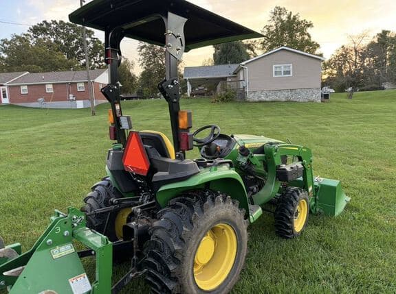 Image of John Deere 3038E equipment image 2