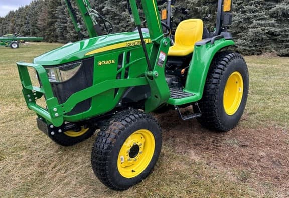 Image of John Deere 3038E equipment image 1