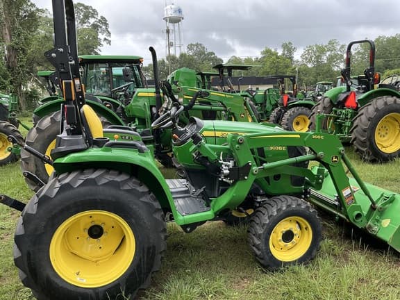 Image of John Deere 3038E equipment image 2