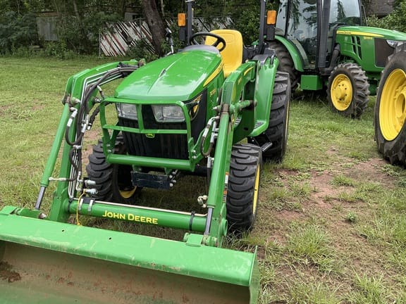 2022 John Deere 3038E Equipment Image0