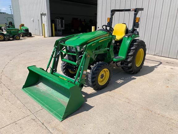 2022 John Deere 3038E Equipment Image0