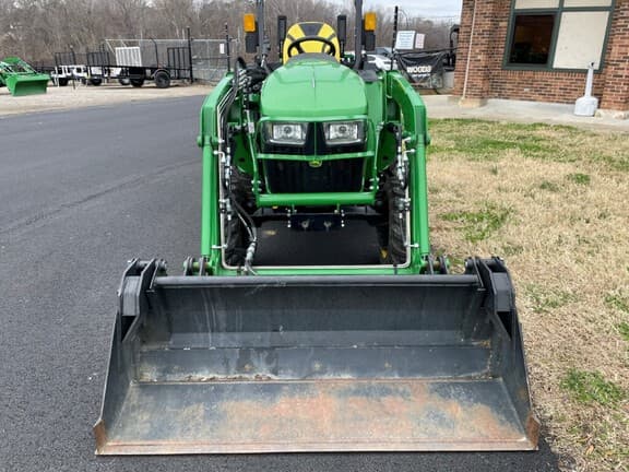 Image of John Deere 3038E equipment image 2