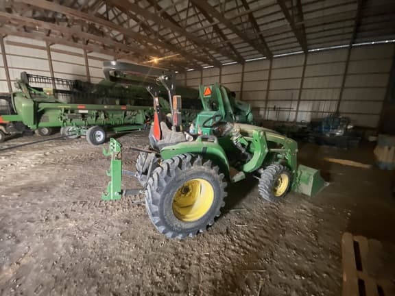 Image of John Deere 3038E equipment image 2
