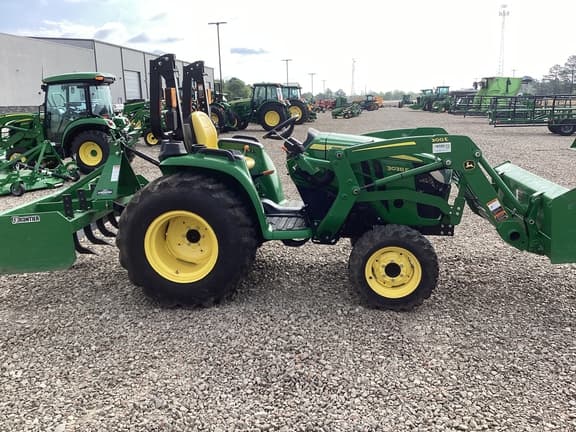 Image of John Deere 3038E equipment image 2