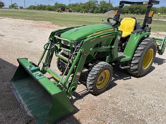 Image of John Deere 3038E equipment image 2