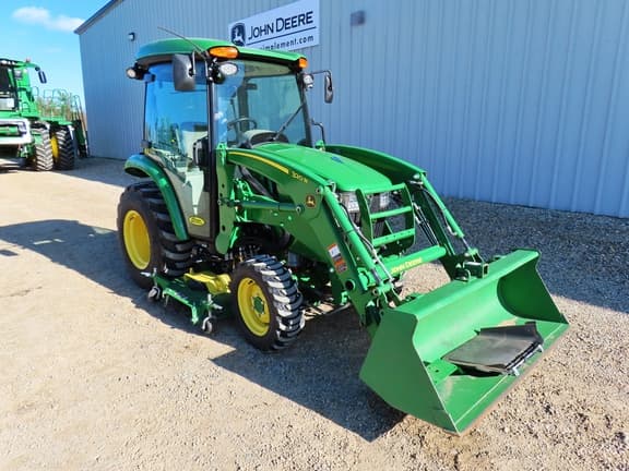 Image of John Deere 3039R equipment image 1