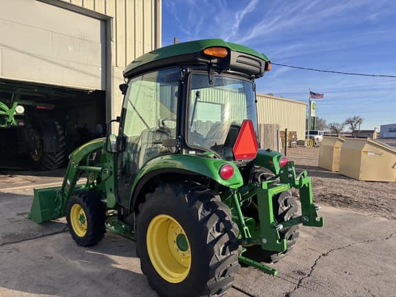 Image of John Deere 3039R equipment image 2
