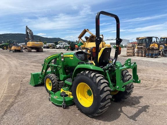 Image of John Deere 3046R equipment image 2