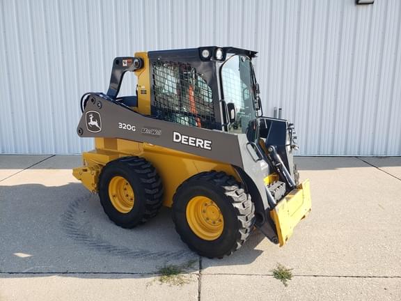 Image of John Deere 320G equipment image 2