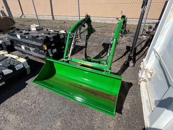 2022 John Deere 320R Equipment Image0