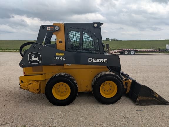 Image of John Deere 324G equipment image 3
