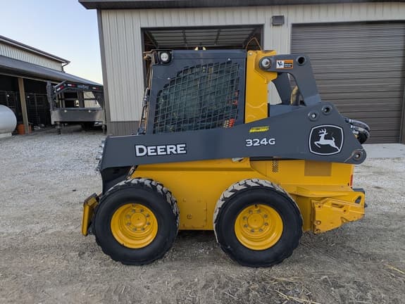 Image of John Deere 324G equipment image 3