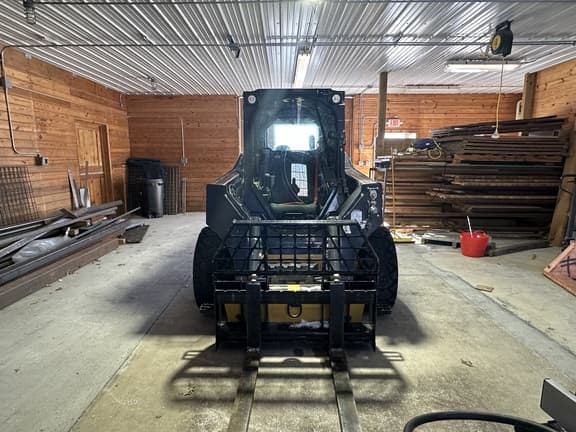 Image of John Deere 324G equipment image 2