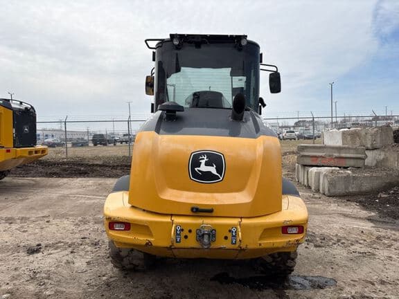 Image of John Deere 324L equipment image 3