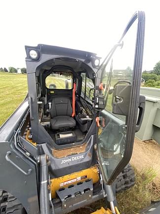 Image of John Deere 325G equipment image 4