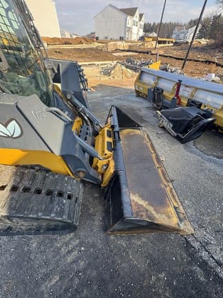 Image of John Deere 325G equipment image 3