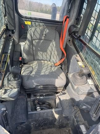 Image of John Deere 325G equipment image 2