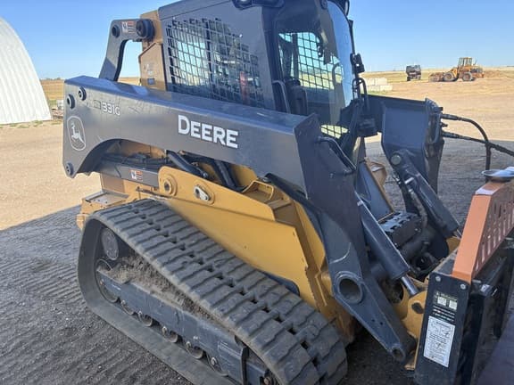 Image of John Deere 331G Primary image