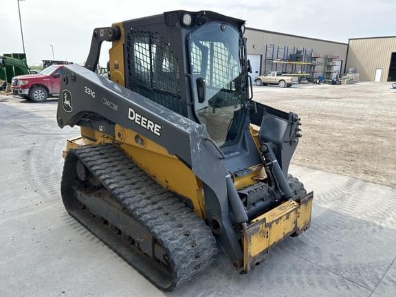 Image of John Deere 331G equipment image 3