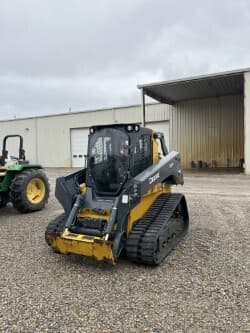 Image of John Deere 333G equipment image 1