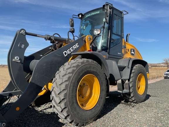 Image of John Deere 344L equipment image 4