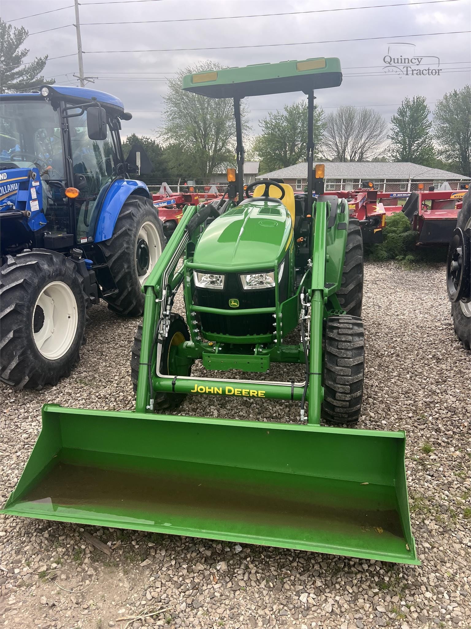2022 John Deere 4044M Equipment Image0