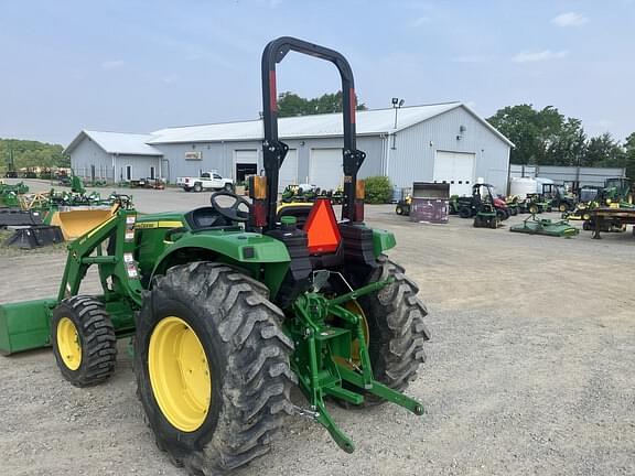 Image of John Deere 4044M equipment image 4