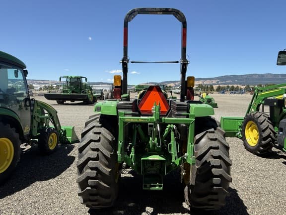 Image of John Deere 4044M equipment image 4