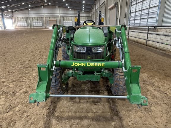 Image of John Deere 4044M equipment image 4