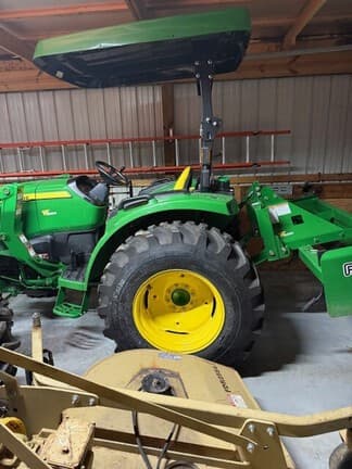 Image of John Deere 4044M equipment image 3
