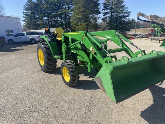 Image of John Deere 4044R equipment image 3