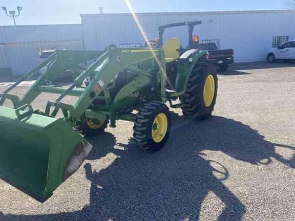 Image of John Deere 4044R equipment image 1
