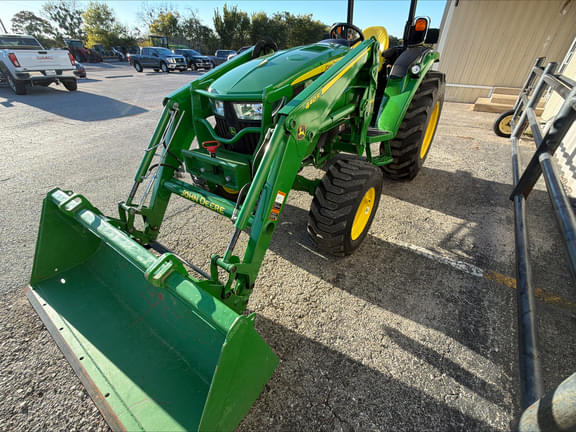 Image of John Deere 4052M equipment image 2
