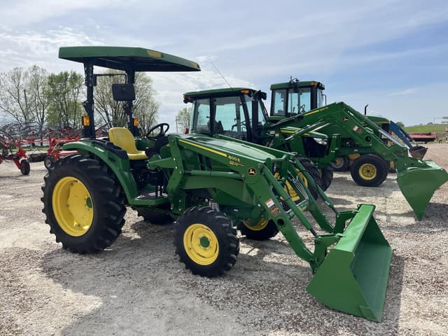 Image of John Deere 4052M equipment image 1