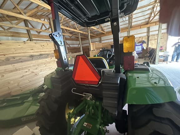 Image of John Deere 4052M equipment image 3