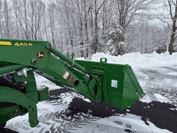 Image of John Deere 4052M equipment image 3