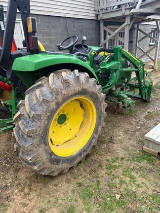 Image of John Deere 4052M equipment image 4