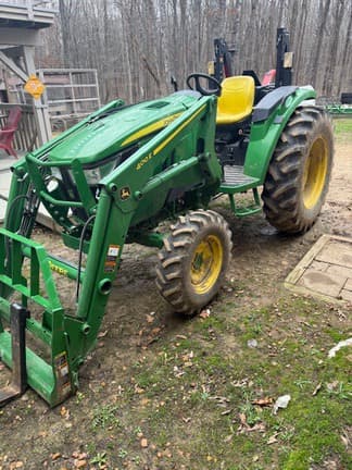 Image of John Deere 4052M equipment image 1