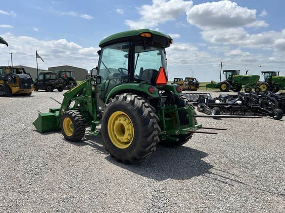 Image of John Deere 4052R equipment image 2