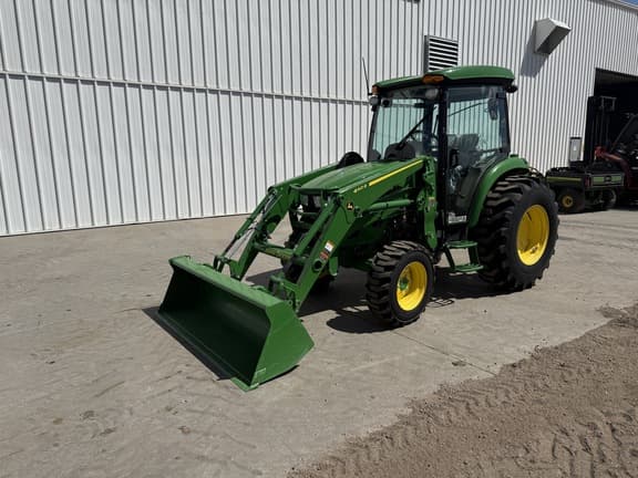 Image of John Deere 4066R equipment image 3