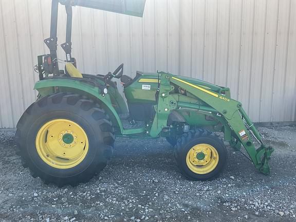 Image of John Deere 4066R equipment image 3