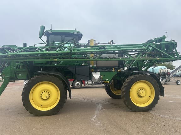 Image of John Deere 410R equipment image 4