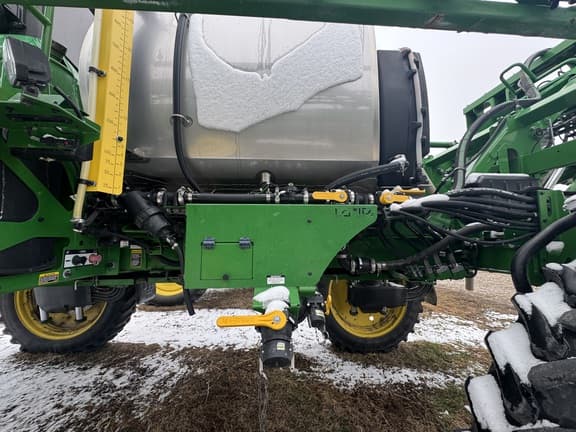 Image of John Deere 410R equipment image 1